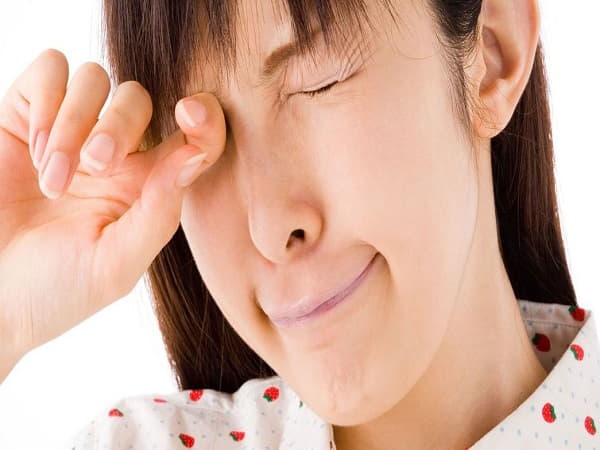 Vậy ngứa mắt là điềm báo gì ?