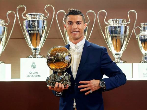 Cầu thủ Ronaldo có bao nhiêu quả bóng vàng?