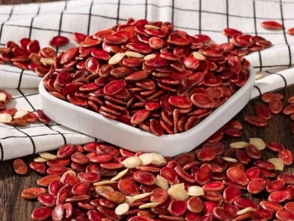 Ngủ mê thấy nhiều hạt dưa hấu rơi vãi