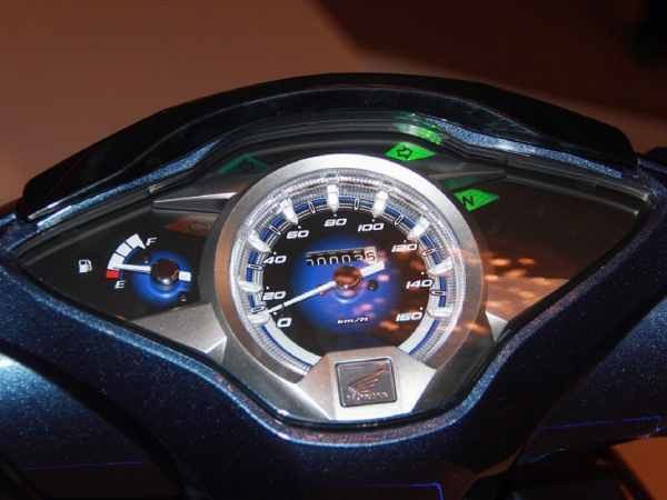 Mộng thấy xe hết xăng trên đường đi xa