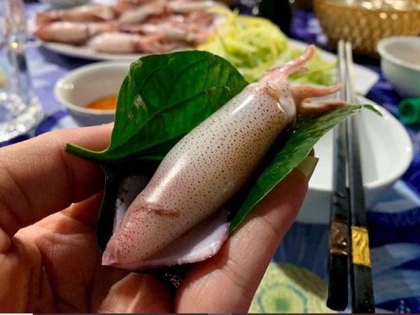 Giải mã chi tiết các giấc mơ thấy ăn mực