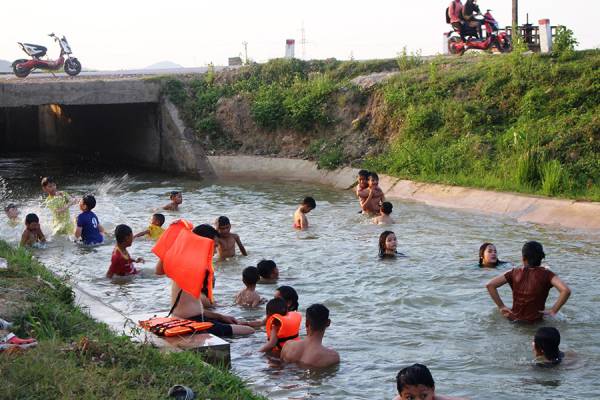 Nằm mơ thấy tắm sông là điềm gì, tiền tài hay sự xui xẻo?