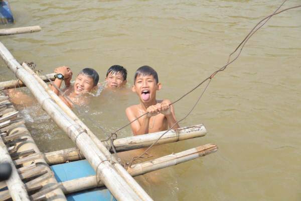 Luận giải giấc mộng thấy tắm sông trong mùa mưa lũ