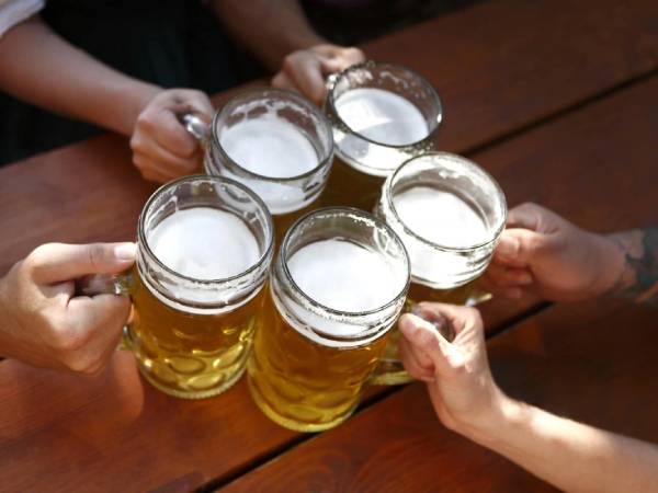 Chiêm bao thấy uống bia không độ