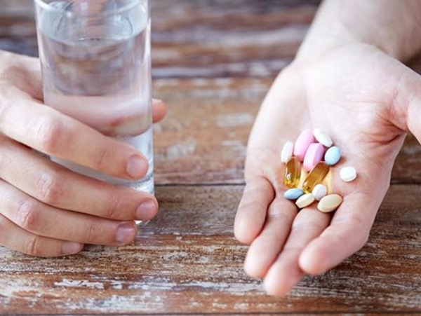 Nằm mơ thấy uống thuốc là điềm gì, xui xẻo hay may mắn?